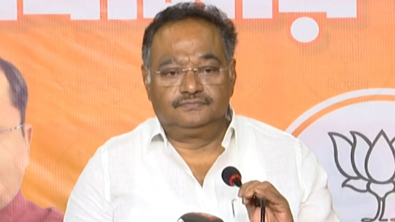 'আমরা তোমাকে মিস করছি...', কাকে বললেন শমীক?
