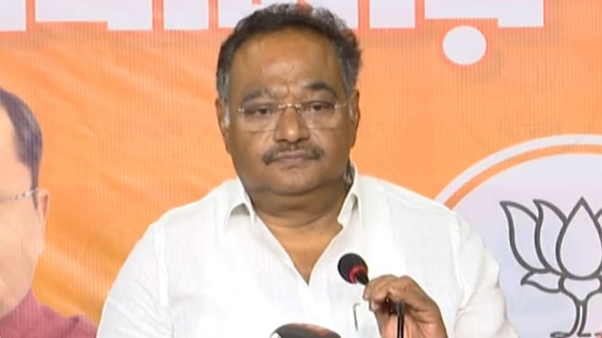 'মুখ্যমন্ত্রী ঠিকই বলেছেন, আমরা লোক ঢোকাচ্ছি', কী বললেন শমীক?