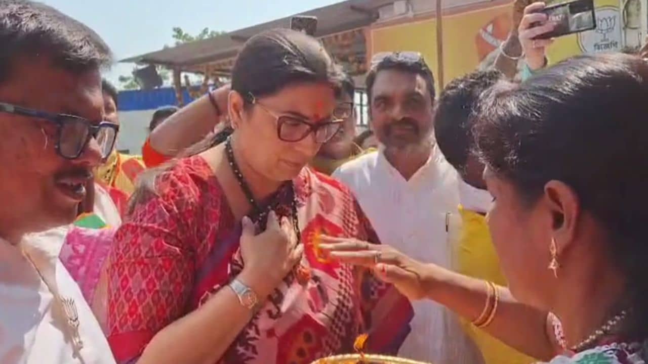Smriti Irani News: ভোটের প্রচারে বিজেপির দ্বন্দ্ব, শোভাযাত্রা শেষ না করেই ফিরলেন স্মৃতি