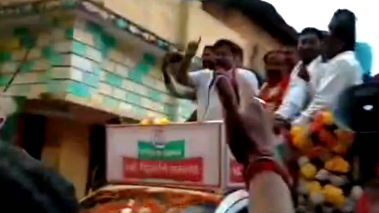 Sukanta Majumdar Roadshow: সুকান্তর রোড শো আসা মাত্রই উঠল জয় বাংলা স্লোগান! ব্যাপক উত্তেজনা বালুরঘাটে