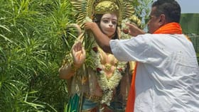 EVM হাতে নন্দীগ্রামের পাড়ায়-পাড়ায় জনসংযোগে শুভেন্দু