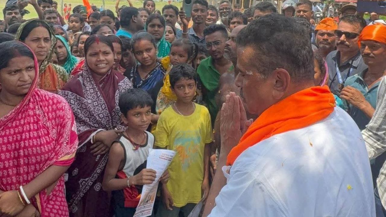  নন্দীগ্রামে তৃণমূল থেকে বিজেপিতে গিয়ে বিজেপির টিকিটে মমতা বন্দ্যোপাধ্যায়ের বিরুদ্ধে নন্দীগ্রামে প্রার্থী ছিলেন শুভেন্দু। সে বার ১,৯৫৬ ভোটে পরাজিত হয়েছিলেন মমতা বন্দ্যোপাধ্যায়।