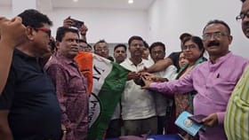 কংগ্রেস-সিপিএম ছেড়ে তৃণমূলে ঝাঁকে-ঝাঁকে যোগদান