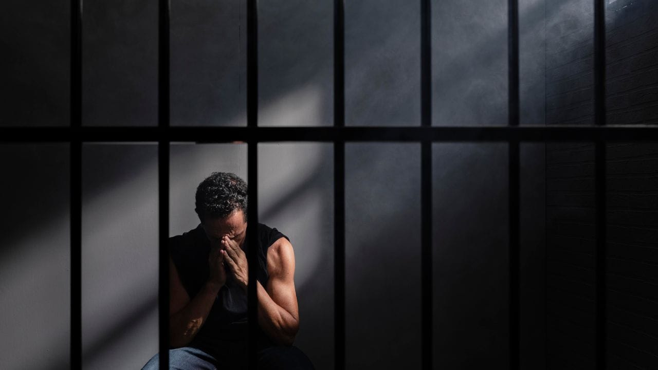 বিশেষজ্ঞরা বলছেন, এই রায় বিরল। এর আগে প্রায় ২৭-২৮ বছর আগে অভিযুক্তদের পিটিয়ে মারার ঘটনা ৯ জন পুলিশের যাবজ্জীবন কারাদণ্ড হয়েছিল।