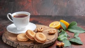 চায়ের সঙ্গে বিস্কুট খাওয়া কি ভালো? জেনে নিন ৮টি জরুরি তথ্য