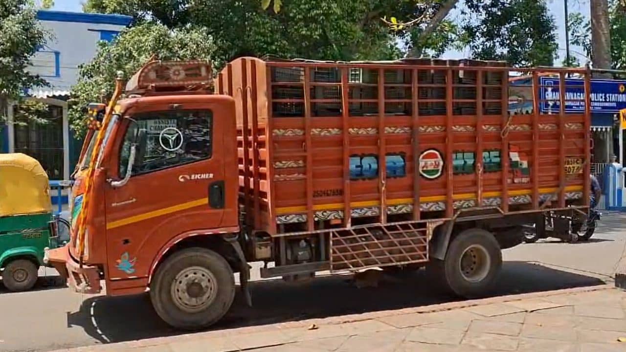 Delhi Road Ganja Seizure: দিল্লি রোড ধরে ফিল্মি কায়দায় ট্রাককে ধাওয়া, শেষ পর্যন্ত পুলিশের জালে ১৩২ কেজি গাঁজা