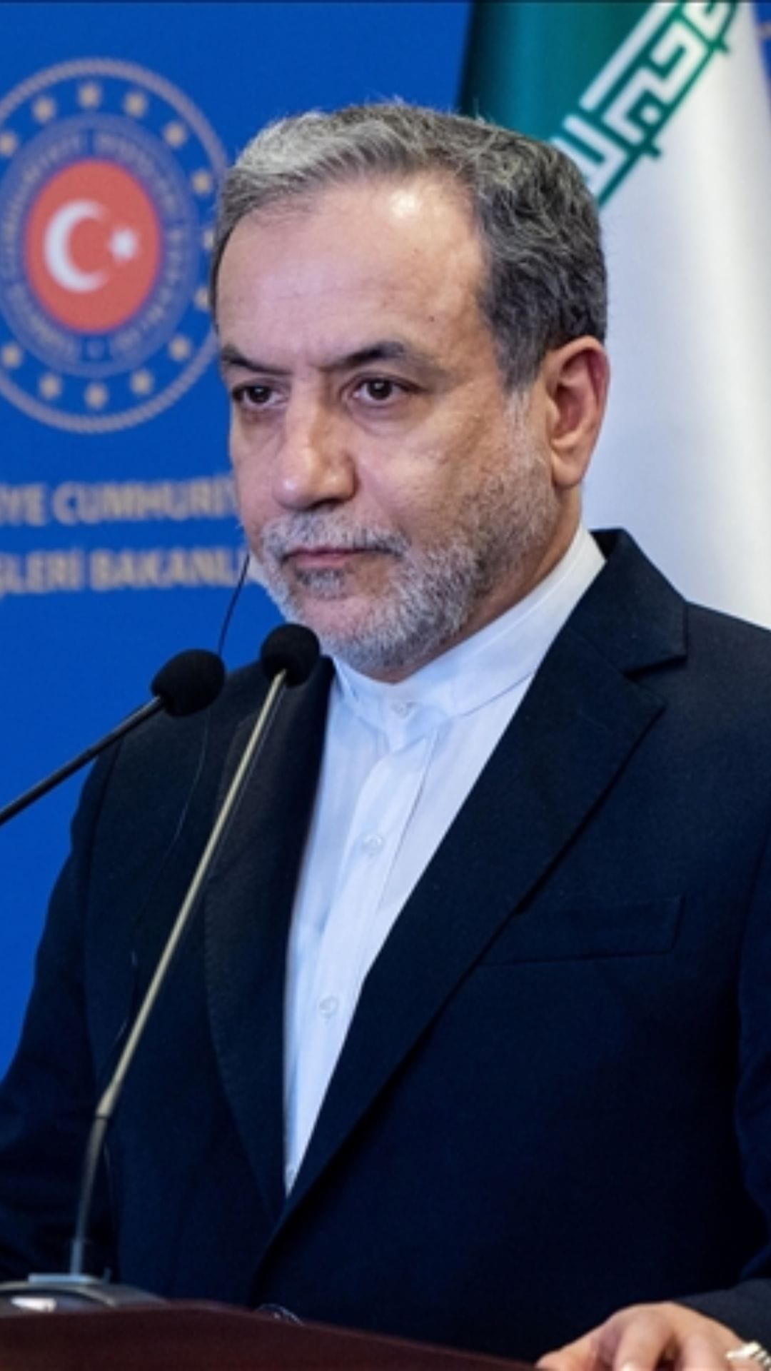 দ্বিতীয় দফায় আলোচনার জন্য ইরানের বিদেশমন্ত্রী আব্বাস আরাঘচি ইসলামাবাদে পৌঁছে গেছেন...