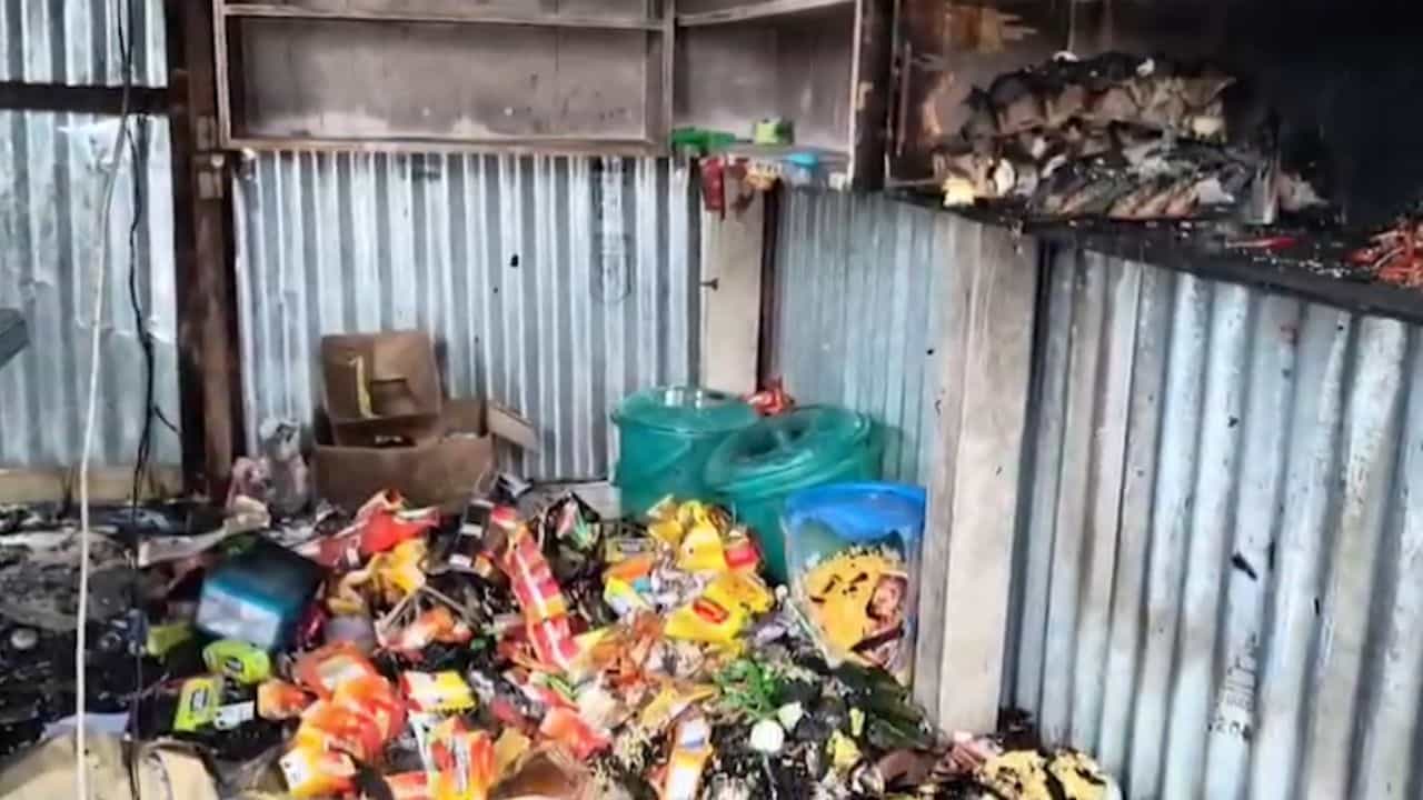 Tufanganj Chaos: ভোট মিটতেই বিজেপির যুব মোর্চার নেতার দোকানে আগুন, কাঠগড়ায় TMC Tufanganj Chaos: ভোট মিটতেই বিজেপির যুব মোর্চার নেতার দোকানে আগুন, কাঠগড়ায় TMC
