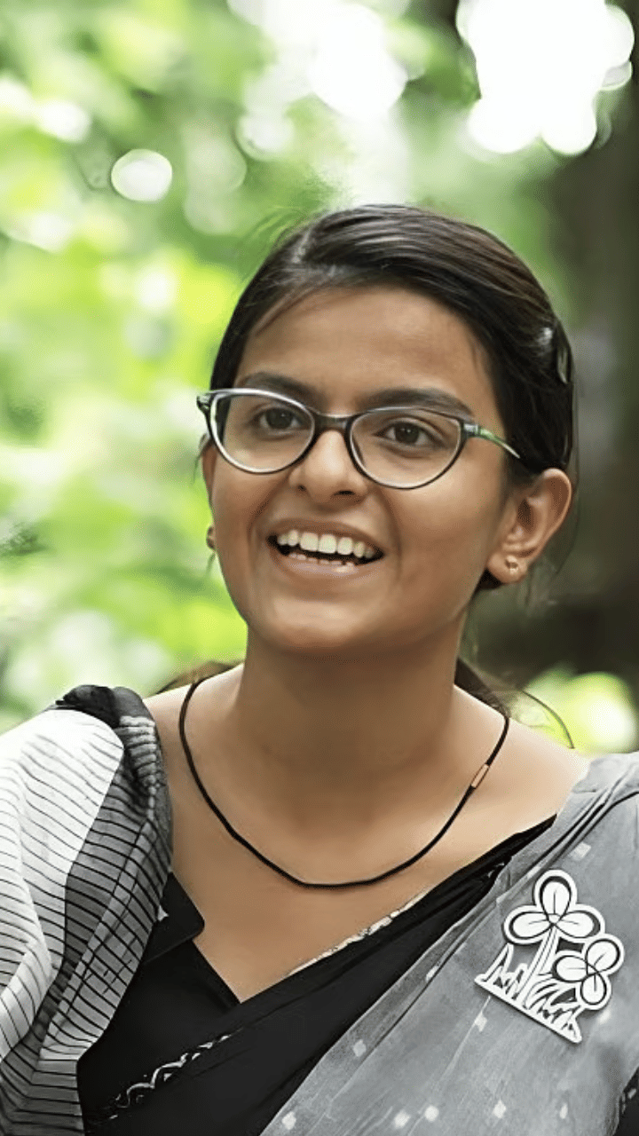 সাধারণ শাড়ি পরেই প্রচারে স্বচ্ছন্দ মধুপর্ণা, বললেন..