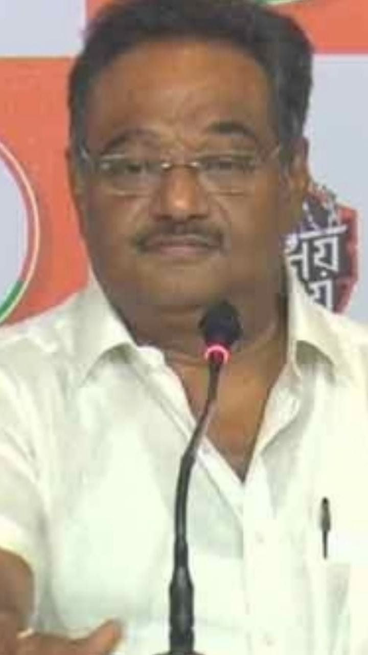 আমাদের ভাতা নয়,ভাত চাই: শমীক ভট্টাচার্য