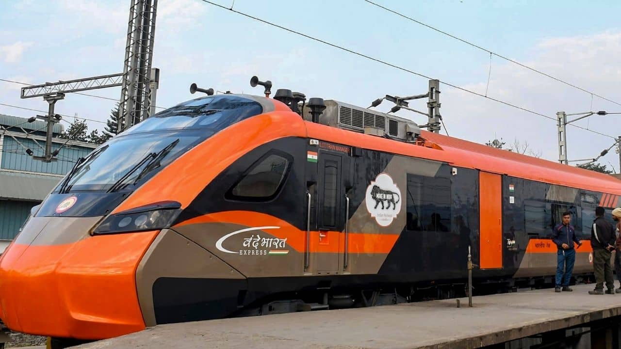Vande Bharat Sleeper Express: হাওড়া-গুয়াহাটির পর আরও একটি রুটে চালু হচ্ছে বন্দে ভারত স্লিপার, কাদের সুবিধা হবে?