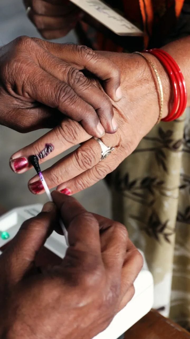 ভোট আসছে, সরকারের কাছ থেকে কী চাইছেন বেহালা পশ্চিমের মহিলারা?