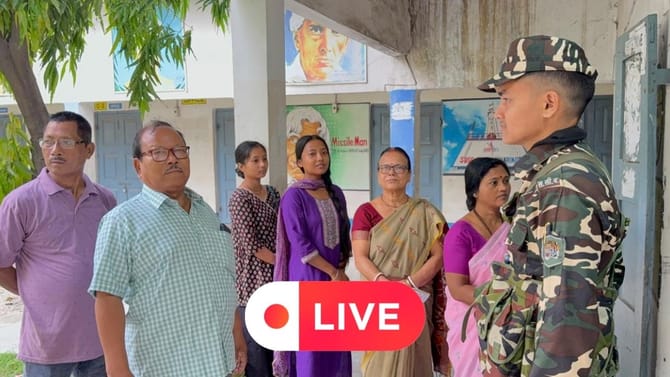 Live: প্রথম দফার ভোট আজ, সকাল সকালই বুথে ভোটারদের লাইন