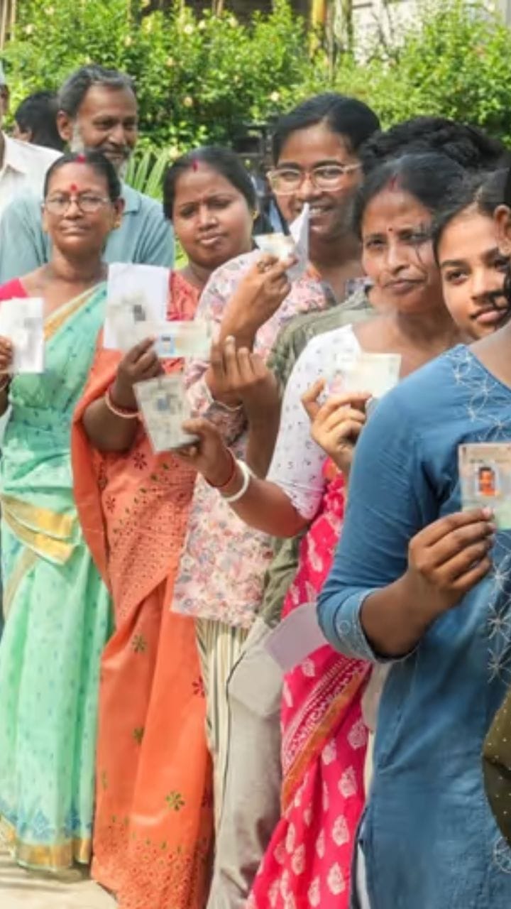 প্রথম দফার ভোটে  অশান্তির অভিযোগ কম, ভোটদানের হার বেশি