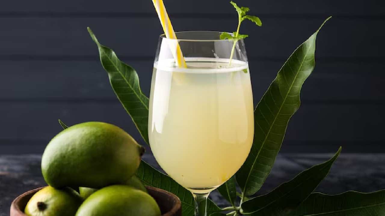 প্রখর রোদে এক গ্লাস আম পানা শরীরে প্রশান্তি এনে দেয়। কাঁচা আমের পাল্প সেদ্ধ করে তাতে গুড়, বিট নুন আর পুদিনা পাতা মিশিয়ে তৈরি করুন পানীয়। এটি কেবল সুস্বাদু নয়, গরমের ক্লান্তি দূর করতেও দারুণ কার্যকর। Free Pik