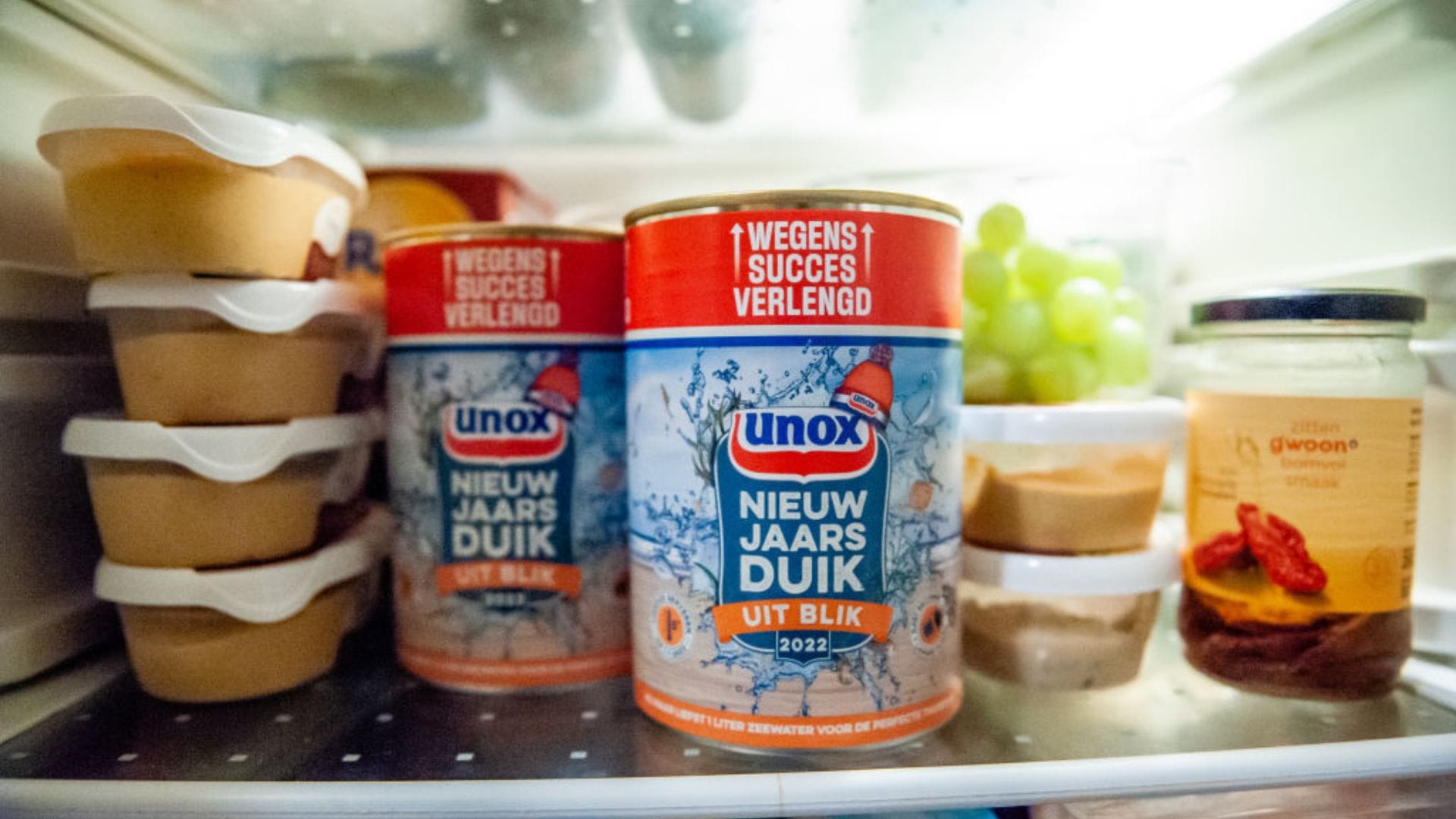 গরম খাবার সরাসরি ফ্রিজে রাখবেন না। এতে তাপমাত্রা নিয়ন্ত্রণে ফ্রিজের শক্তি ব্যয় হয়। - GETTY IMAGESS