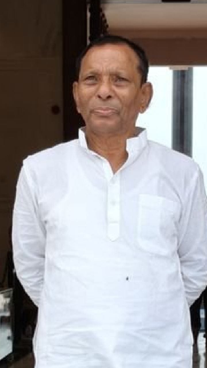 ইভিএমে ১ নম্বরে অখিল গিরির নাম, অথচ কাজ করছে না বোতাম! রামনগরে বড় অভিযোগ তৃণমূল প্রার্থীর