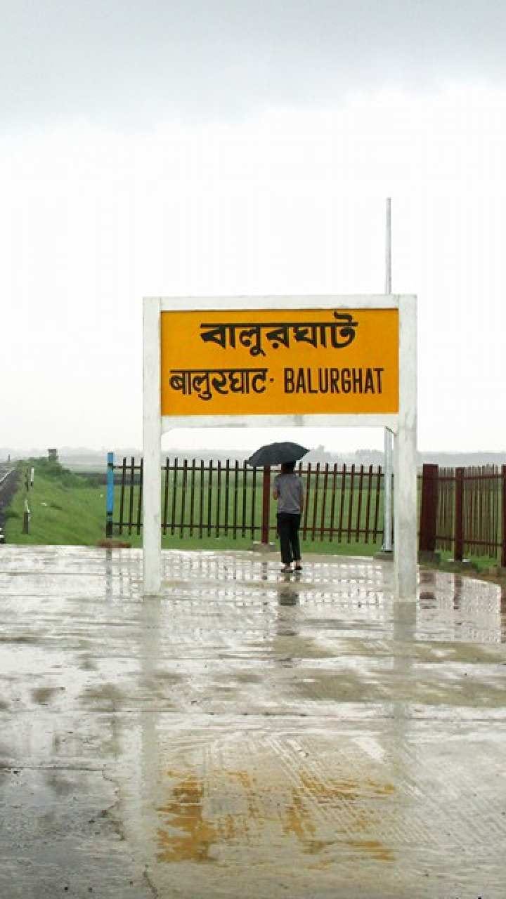 পোস্টাল ব্যালট ভোটে নেই ন্যূনতম নিরাপত্তা! বালুরঘাটে ব্যালট বক্স খোলা রেখে ভোট গ্রহণের অভিযোগ