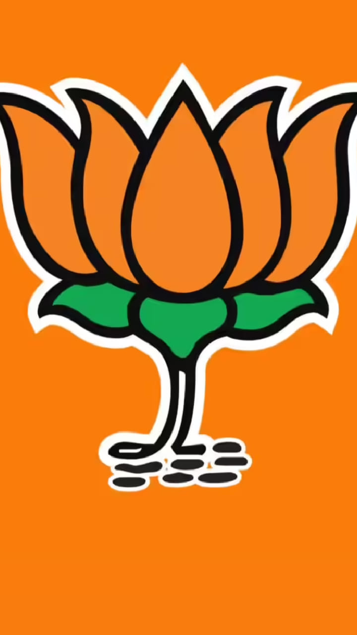 বঙ্গ জয়ের লক্ষ্যে বিজেপির বড় বাজি, সংকল্পপত্রে মহিলাদের মাসিক ৩০০০ টাকা ও যুবকদের ঋণের প্রতিশ্রুতি