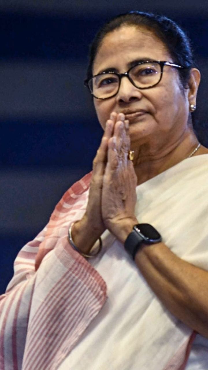 ঝড়-বৃষ্টি হলে আসেন না,শুধু ভোট এলেই শালিক পাখির মত উড়ে আসেন