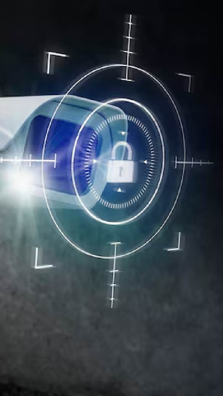 সাবধান! আপনার ওপর নজর রাখছে ক্যামেরা; সিসিটিভি-র গোপন বিপদ নিয়ে সতর্ক করল প্রশাসন