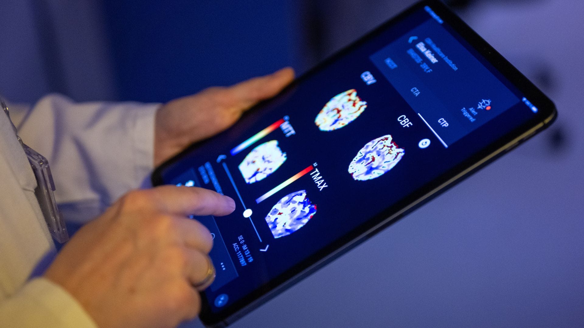 এবার থেকে গাড়ির পেন্ডিং চালান চেক ও পেমেন্ট করার সবথেকে সহজ উপায় mParivahan । ট্রাফিক আইন লঙ্ঘনের রিপোর্ট করতে পারবেন এই অ্যাপে । স্বচ্ছ লেনদেনের জন্য এটি কার্যকর। 