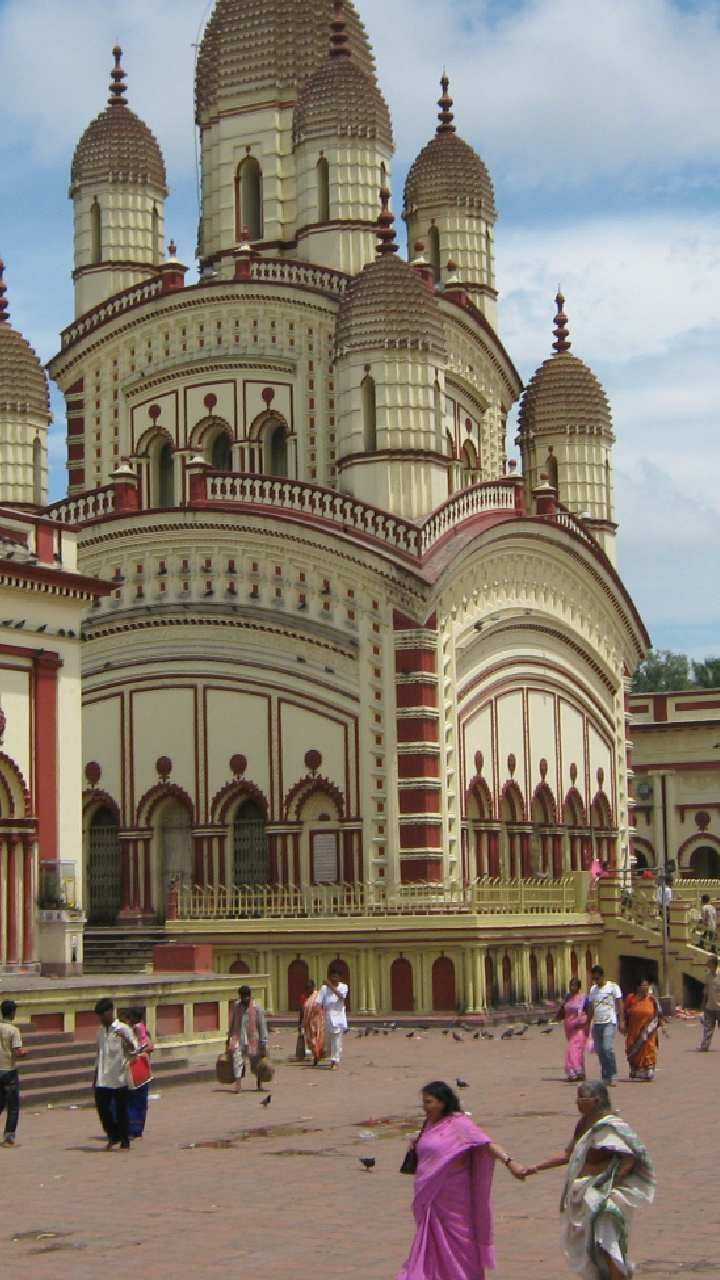 বর্ষবরণে মা ভবতারিণী দর্শনে লম্বা লাইন দক্ষিণেশ্বরে