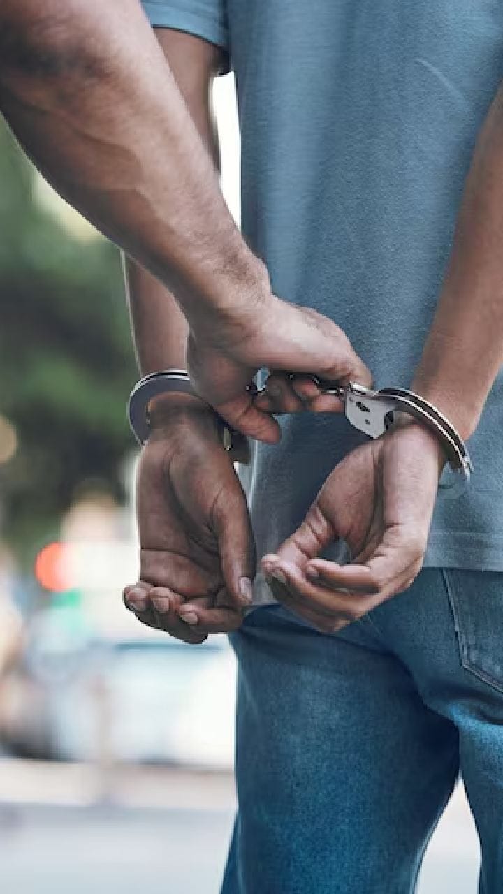 ভোটের আগে পুলিশের মেগা অ্যাকশন: দেড় দিনে রাজ্যে গ্রেফতার দেড় হাজারেরও বেশি!