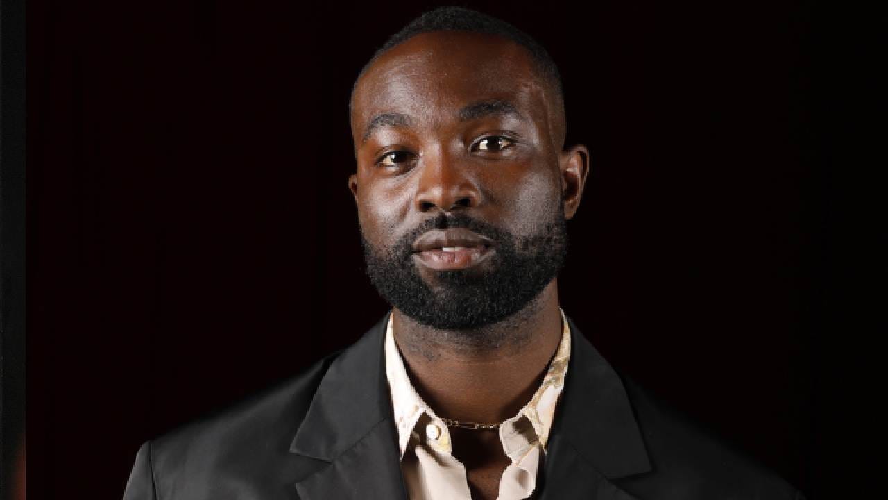 নতুন সিরিজে সেভেরাস স্নেপের চরিত্রে অভিনয় করছেন কৃষ্ণাঙ্গ অভিনেতা পাপা এসিয়েদু। অ্যালান রিকম্যানের অমর করে যাওয়া চরিত্রে এমন বদল মেনে নিতে না পেরে অনেকেই তাঁকে প্রাণনাশের হুমকি দিয়েছেন। যা ঘিরে ইন্ডাস্ট্রিতে তীব্র বিতর্কের সৃষ্টি হয়েছে।