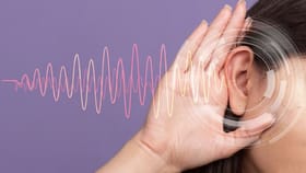 কানে কম শুনছেন? শ্রবণশক্তি বাড়াতে ডায়েটে রাখুন এই খাবারগুলি