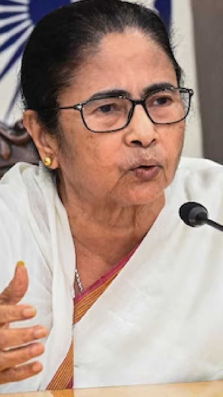 ভোটার তালিকা থেকে ৯০ লক্ষ নাম উধাও! কমিশন ও মোদী সরকারকে একসুরে তোপ মমতা-অধীরের