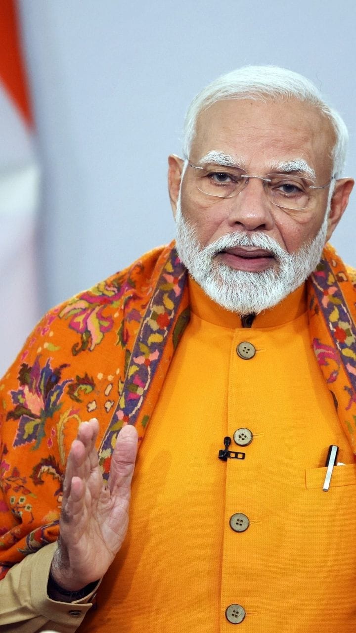 মোদীর সভার আগেই BJP-র ব্যানার-পোস্টার ছেঁড়া, তুলকালাম পরিস্থিতি!