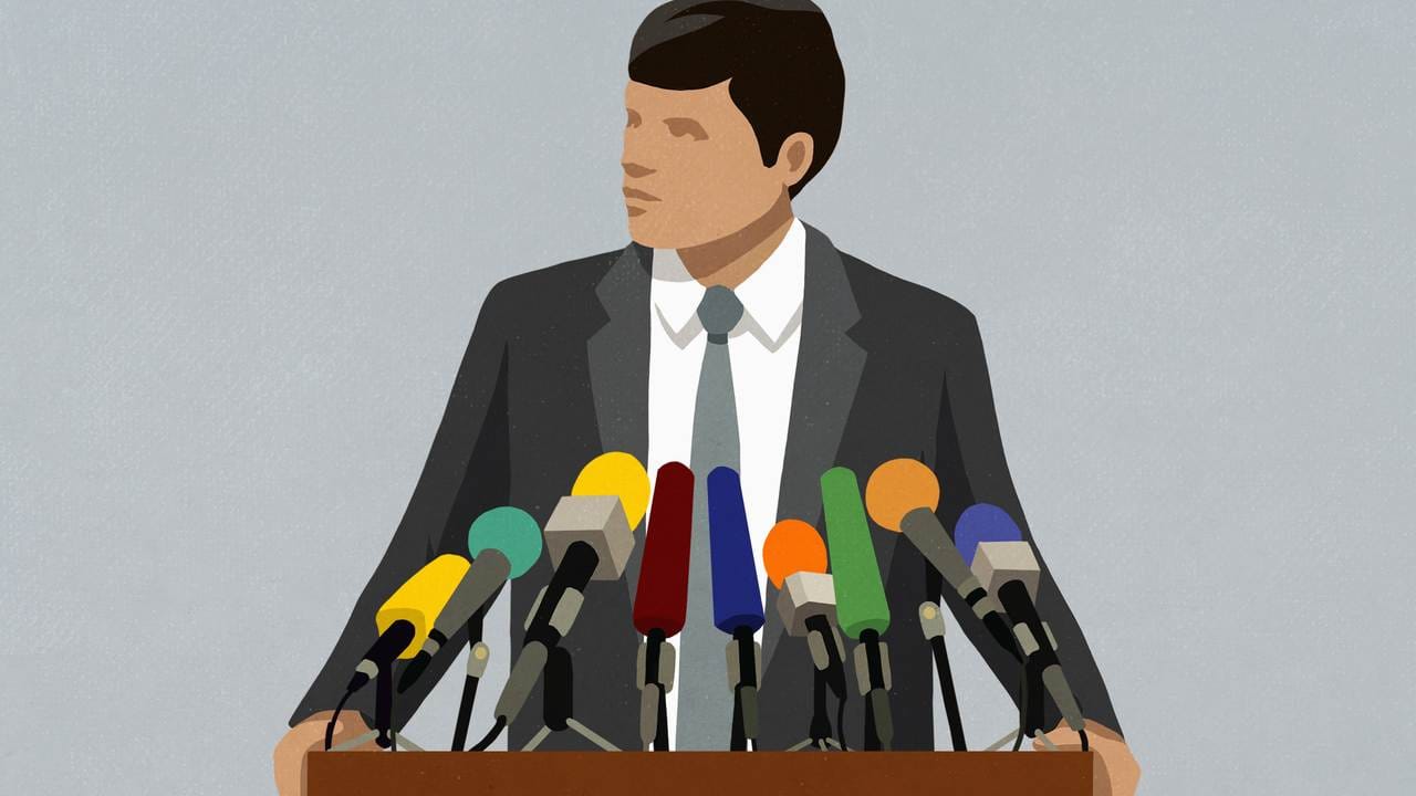 রাজনীতিতে শুধু মানুষের সমর্থন থাকলেই জয়ী হওয়া যায় না। এর জন্য প্রয়োজন খুব বুদ্ধি এবং নানা রকম কৌশল। রাহু একজন মানুষকে অনেক বেশি দূরদর্শী ও চালাক করে তোলে।  Getty Images