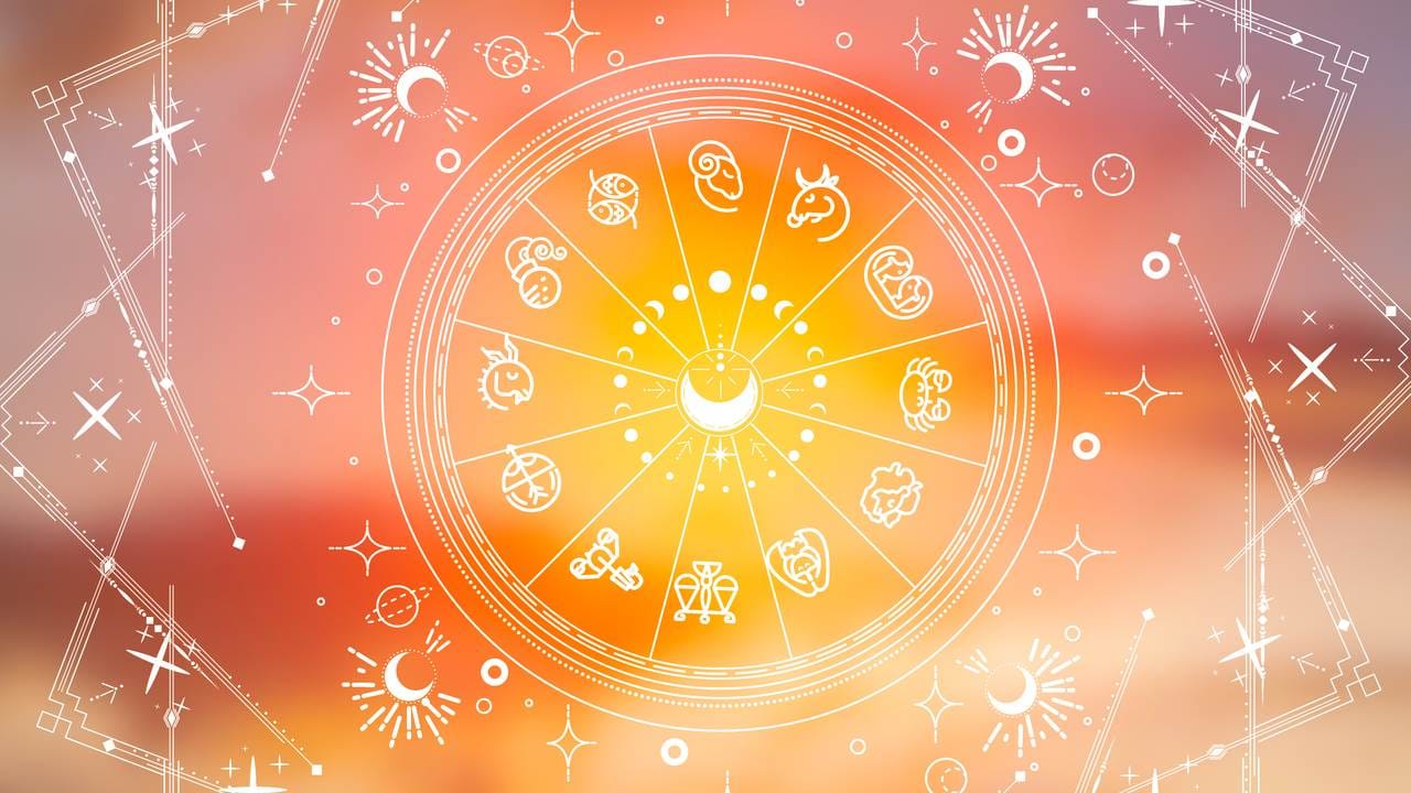 জ্যোতিষশাস্ত্রে রাহু হল এক রহস্যময় জাদুকর গ্রহ। সে যেমন এক নিমেষে কাউকে রাজা বানাতে পারে, তেমনই সামান্য ভুলে পথের ভিখারিও করতে পারে। Getty Images