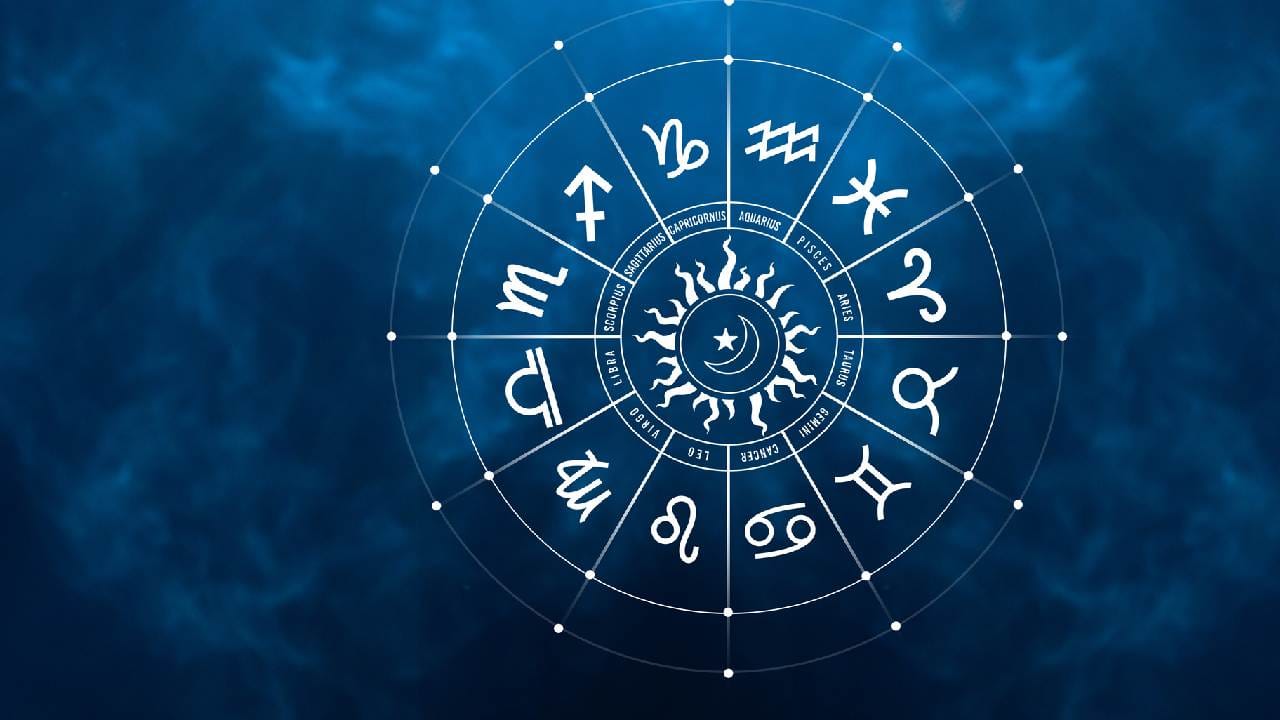 অনেক বড় বড় রাজনীতিবিদ রাহুর আশীর্বাদ পেতে ‘গোমেদ’ পরেন। প্রতিপক্ষকে হারিয়ে দেওয়ার ক্ষমতা একমাত্র রাহুই দিতে পারে। শেষ মুহূর্তে খেলার মোড় ঘুরিয়ে দিতে রাহুর জুড়ি মেলা ভার।  Getty Images