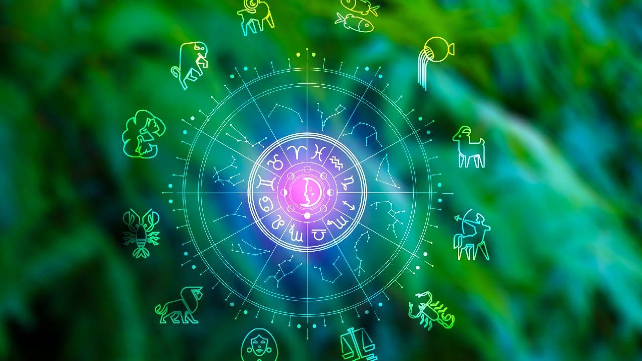 রাহুর কোনও নিজস্ব রূপ নেই, সে হল একটি ছায়াগ্রহ। আমাদের জীবনে ঘটা সব হঠাৎ ঘটনার পিছনে রাহুর হাত থাকে। Getty Images