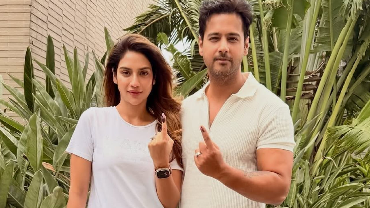 যশ দাশগুপ্ত ও নুসরত জাহান: অভিনেতা যশ এবং নুসরত এদিন একইসঙ্গে বুথে পৌঁছেছিলেন। সাদা টি-শার্ট ও ডেনিম জিন্সে ধরা দিলেন তাঁরা। সোশ্যাল মিডিয়ায় ভক্তদের সঙ্গে সেই ছবি ভাগ করে নিয়ে ভক্তদের নজর কেড়েছেন তারকা জুটি। Facebook