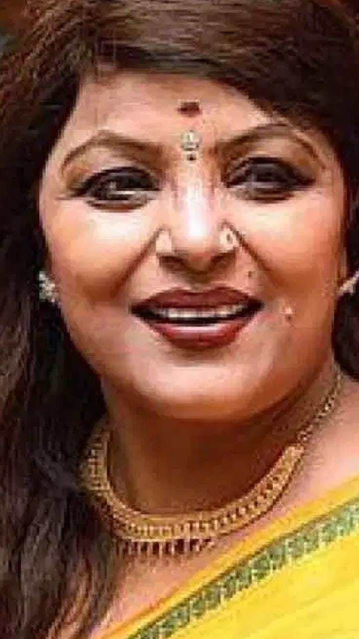 হাজরায় রণক্ষেত্র! পাপিয়া অধিকারীর মনোনয়ন মিছিলে বাধা পুলিশের, তৃণমূল-বিজেপি স্লোগান যুদ্ধ