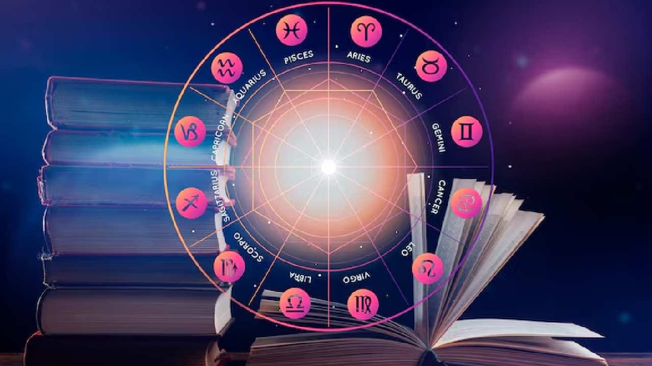  শাস্ত্রমতে, এই শুভ প্রতীকটি কেনার সেরা সময় হল পূর্ণিমার তিথি। পূর্ণিমার দিন রুপোর ময়ূর কিনে আলমারি, লকার বা ঠাকুরের সিংহাসনে স্থাপন করলে ভাগ্যের চাকা দ্রুত ঘুরতে শুরু করে। Free Pik