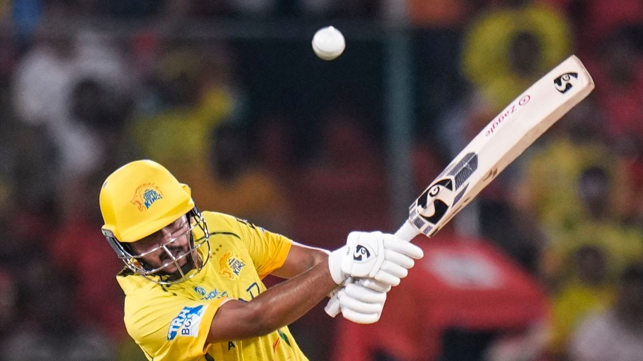 খলিল আহমেদ আগেই ছিটকে গিয়েছেন, মহেন্দ্র সিং ধোনি কবে ফিরবেন কেউ জানেনা - এর মধ্যেই আয়ুষকে হারানো মানে বিশাল বড় ক্ষতি সিএসকে-র। (PTI) 