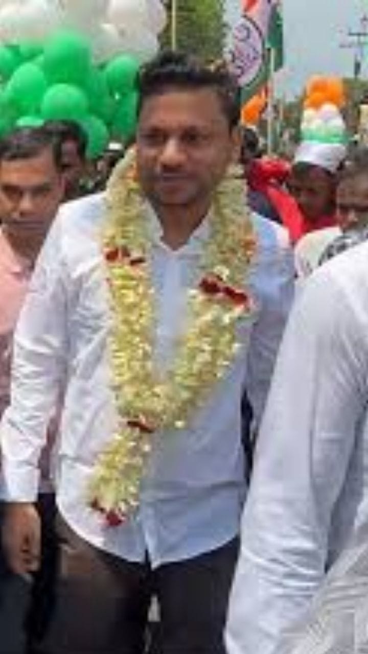 ভোটের গরমে কুল থাকতে সাদা শার্টই পছন্দ সামিম আহমেদের!