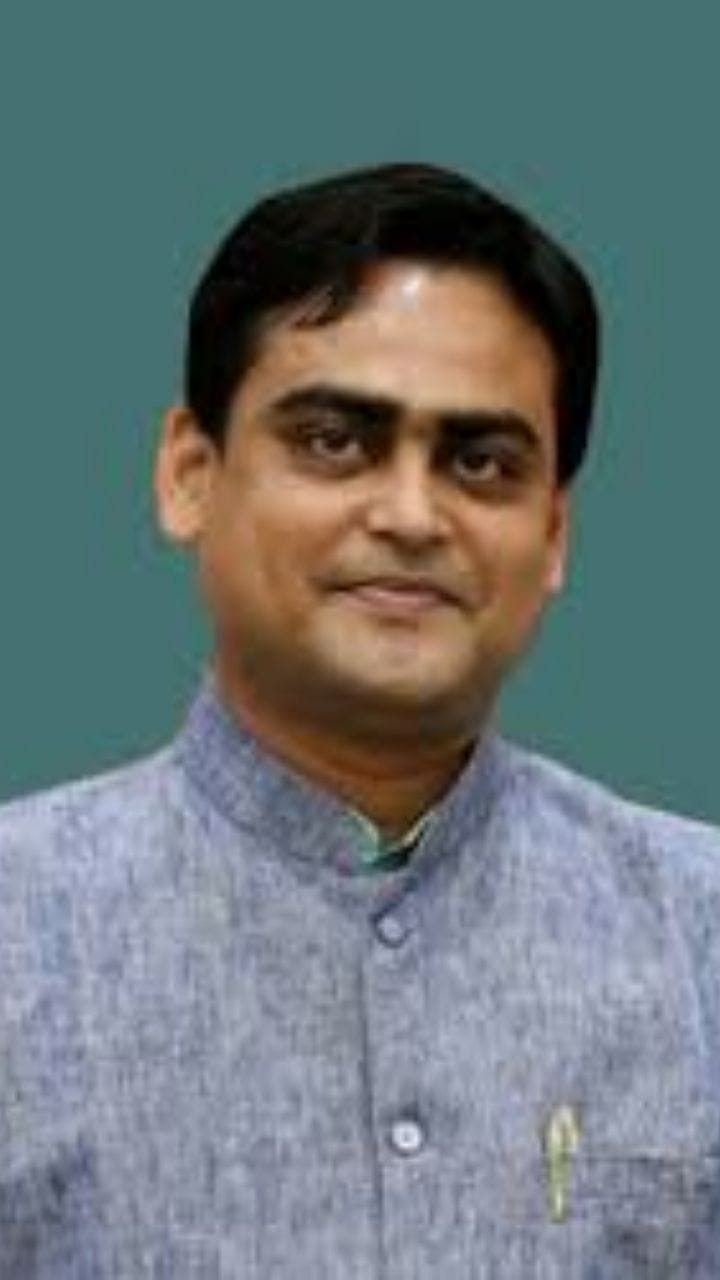 মোদীর সভায় যাওয়ার পথে দুর্ঘটনার কবলে শান্তনু ঠাকুরের কনভয়