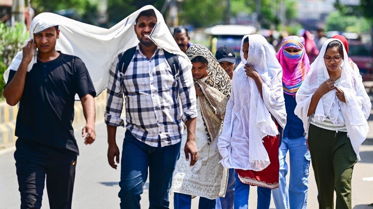 চৈত্রের গরম কমাতে আবার আসছে ঝড়-বৃষ্টি। কবে থেকে নামবে বৃষ্টি? শীতল হবে বাংলা, জানাল আলিপুর আবহাওয়া অফিস।  