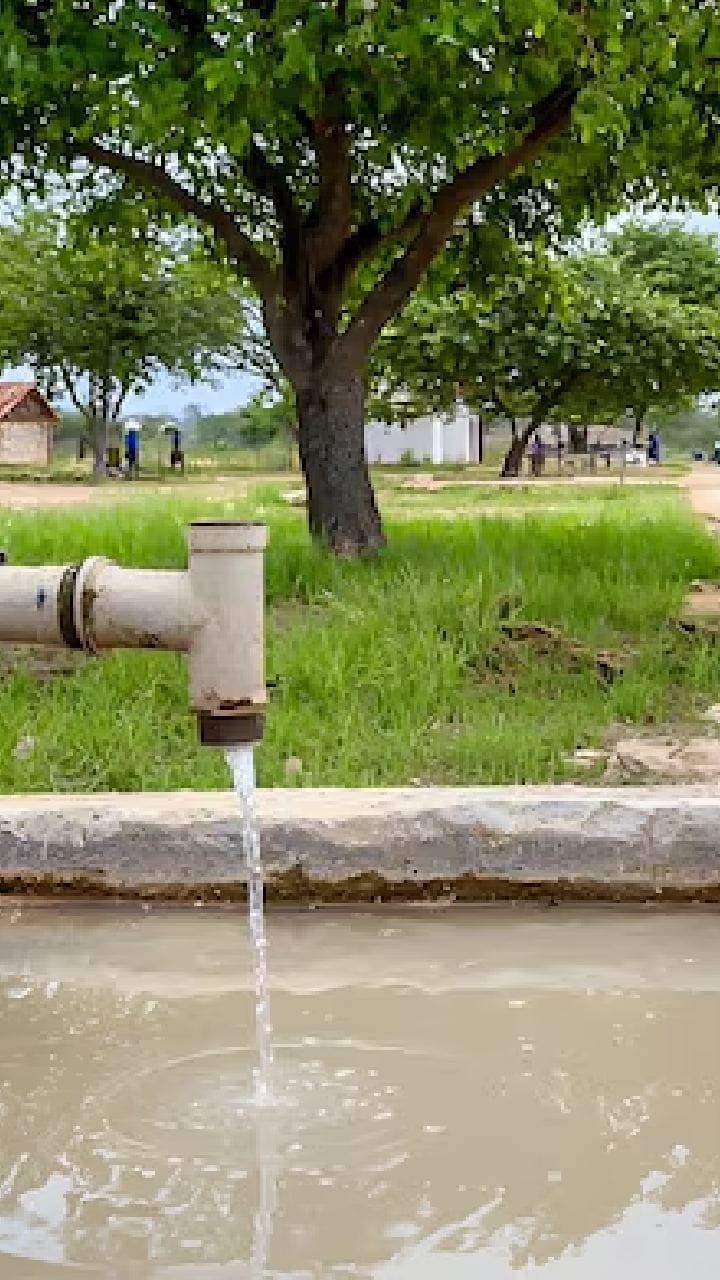 ভোট আসে ভোট যায়, সীমান্ত গ্রামে পানীয় জল আর পাকাবাড়ির প্রতিশ্রুতি থেকে গিয়েছে অধরাই