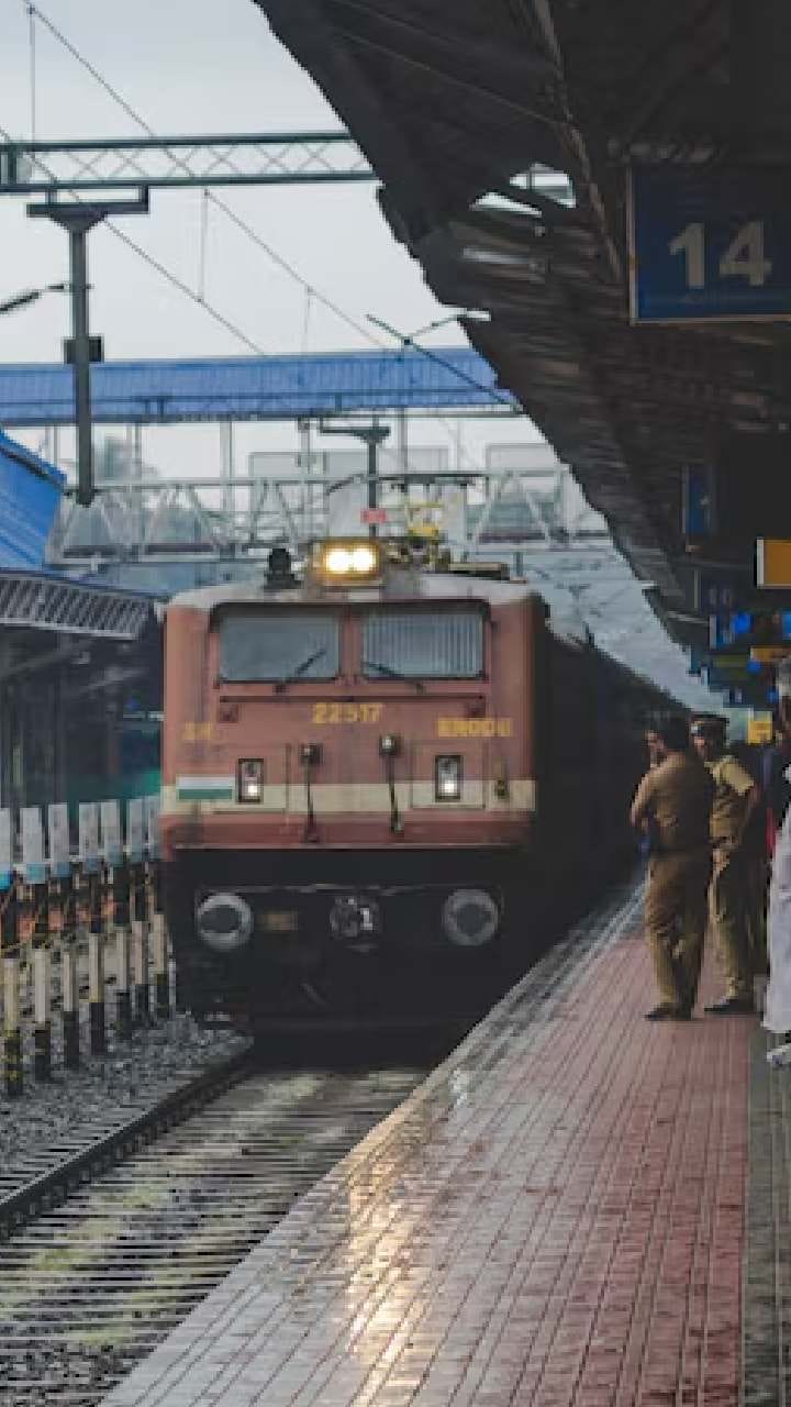 এবার এক ট্রেনেই জম্মু থেকে শ্রীনগর! যাত্রীদের জন্য বড় সুখবর ভারতীয় রেলের