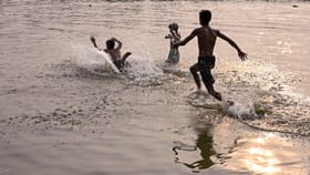 এপ্রিলের শুরুর গরমেই নাজেহাল? রবিবার থেকে আবহাওয়া দেখাবে নতুন 'খেলা'