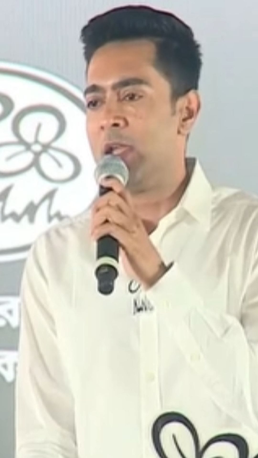 ২০২১-এ তৃণমূলকে সামনে এগিয়ে দিতে অগ্রণী ভূমিকা নেয় বর্ধমান: অভিষেক