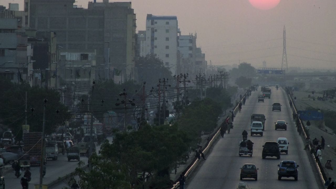 স্থানীয় মৌলানা ওয়াজিদ কাদরী জানান, ইসলামে মন্দির বা গুরুদ্বার নিয়ে কোনও সমস্যা নেই। ১৯৯০ এর দশকে রাজনৈতিক কারণে জৈন মন্দির চোখের নাম বাবরি মসজিদ রাখা হয়েছিল। আদি পুরুষদের দেওয়া হিন্দু নামের সাথে মুসলিমদের বিশ্বাসের কোনও সংঘাত নেই। (Credit - Getty Images)