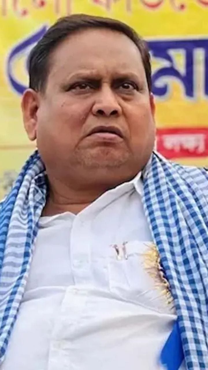 আমার কাছে এসে হাঁটু গেড়ে ক্ষমা চাইলে ভাবব: হুমায়ুন