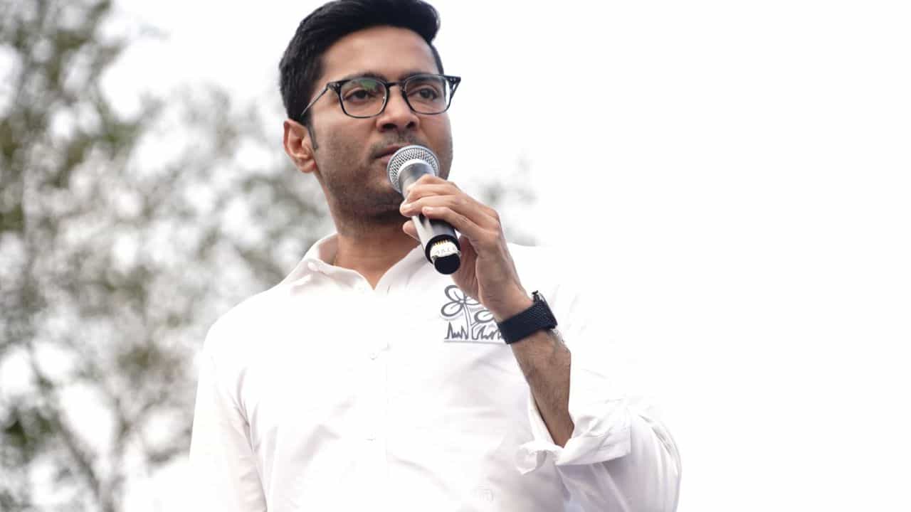 Abhishek Banerjee: দিল্লির কাছে মাথা নত করার আগে আমাদের মৃত্যু ভাল: অভিষেক Abhishek Banerjee: দিল্লির কাছে মাথা নত করার আগে আমাদের মৃত্যু ভাল: অভিষেক